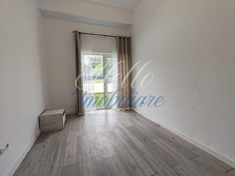 Apartament cu 3 camere semidecomandat, mobilat în Dâmbul Rotund