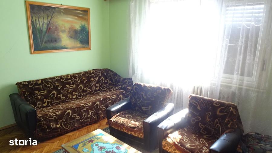 Casă cu 5 camere cu Teren 3450 Mp în Horea