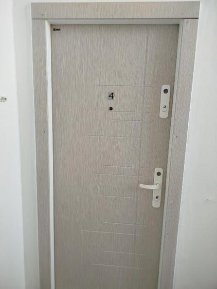 Apartament cu 3 camere decomandat, mobilat în Tractorul