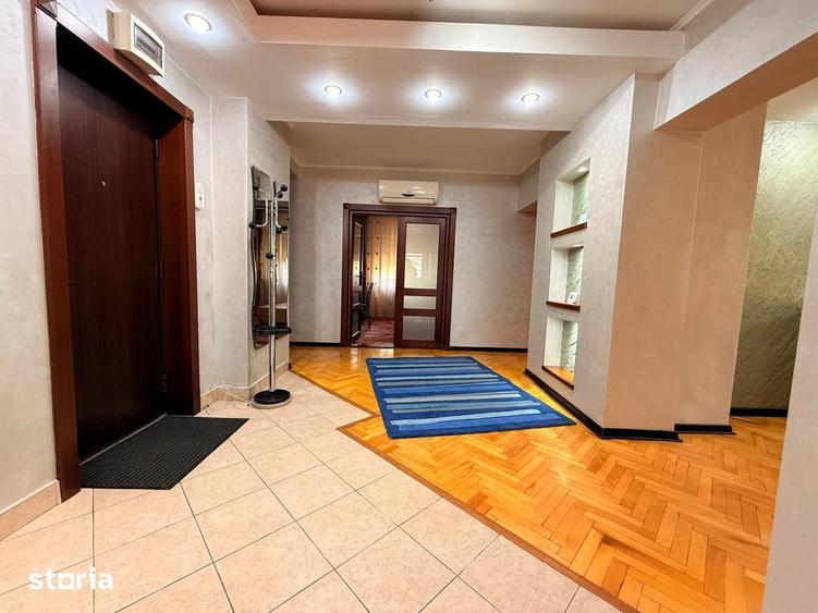 Apartament cu 4 camere decomandat în Central