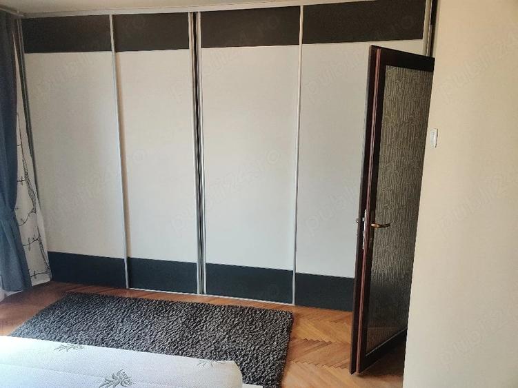 Apartament cu 3 camere decomandat în Micro 2