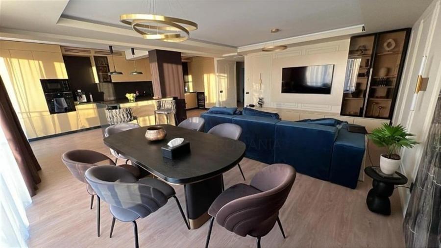 Penthouse cu 5 camere decomandat, mobilat în Iancu Nicolae