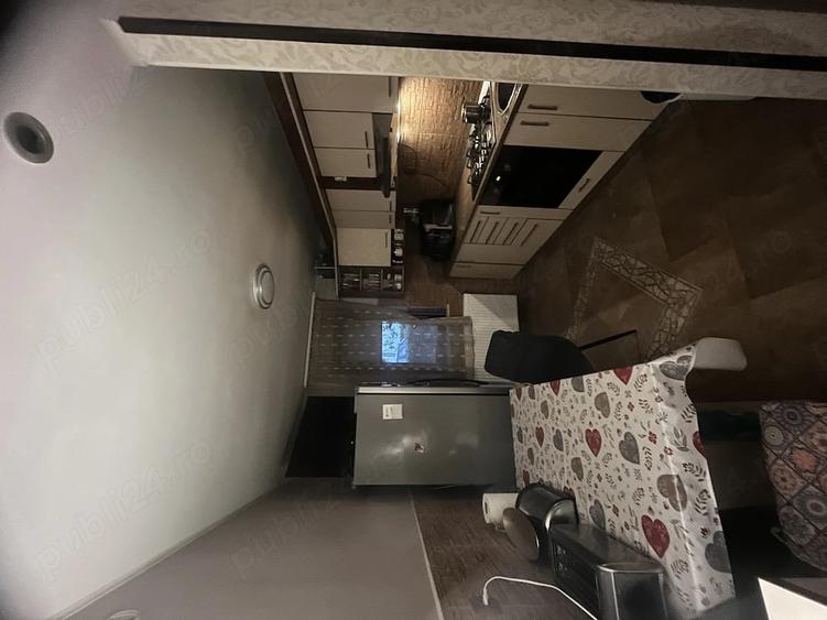 Apartament cu 3 camere decomandat în Granit