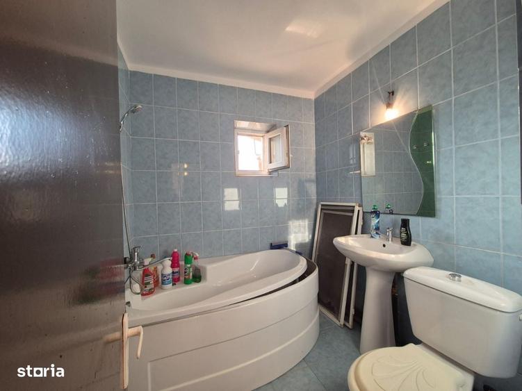 Apartament cu 3 camere decomandat în 9 Mai