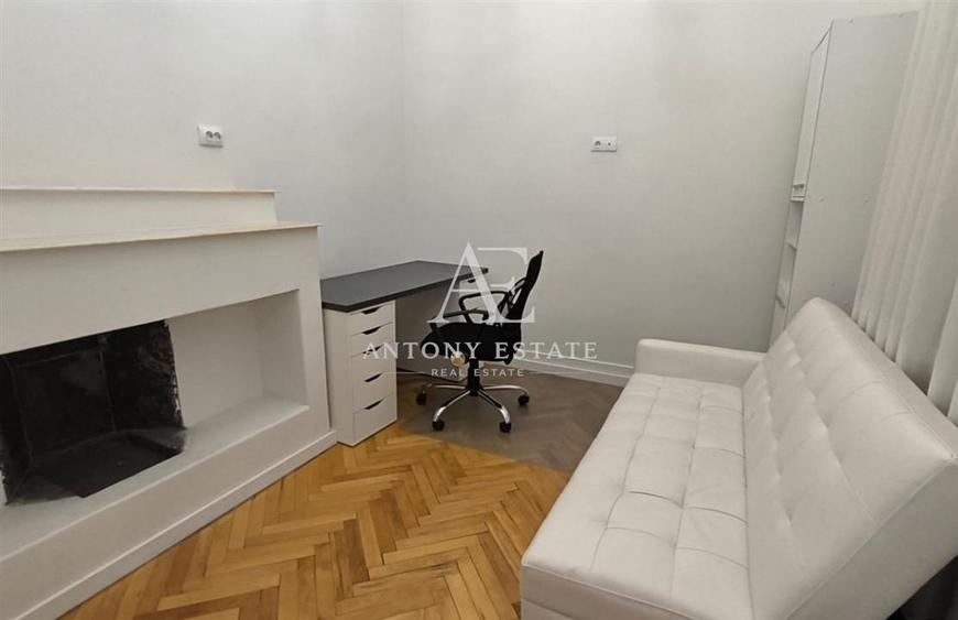 Apartament cu 4 camere decomandat, mobilat în Central