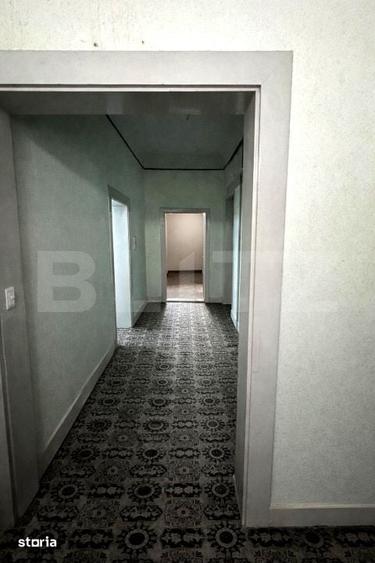 Casă cu 4 camere decomandat cu Teren 2500 Mp în Central