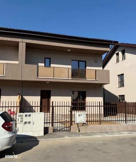 Casă cu 4 camere în Dobroești