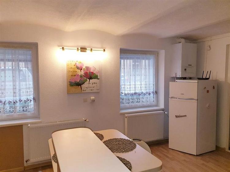 Apartament cu 4 camere decomandat, mobilat în Centrul Istoric