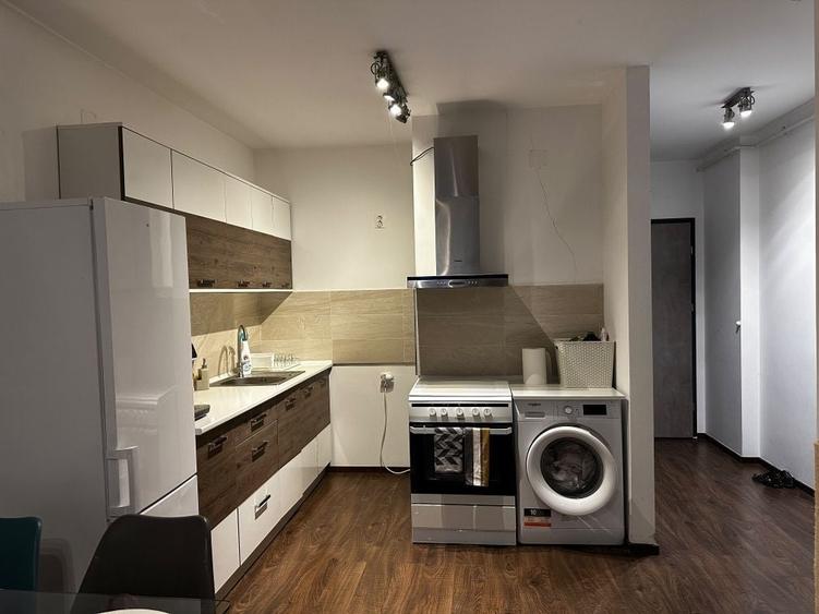 Apartament cu 2 camere semidecomandat, mobilat în Bună Ziua