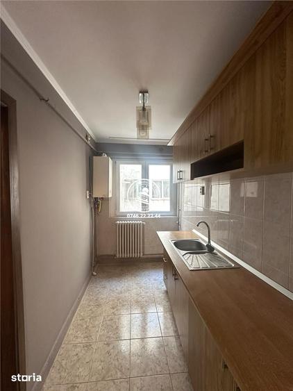 Apartament cu 3 camere semidecomandat în Ultracentral