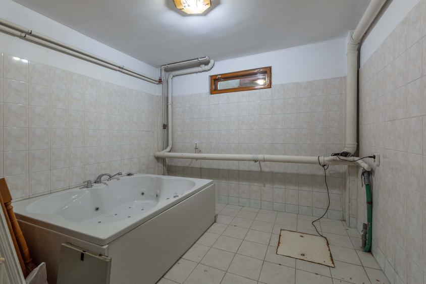 Casă individuală cu 16 camere cu Canalizare în Aviației