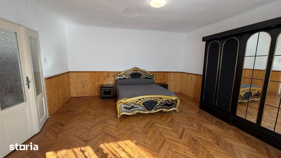 Casă cu 3 camere cu Teren 266 Mp în Central