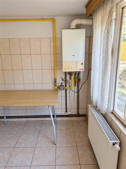 Casă individuală cu 3 camere cu Canalizare în Colentina