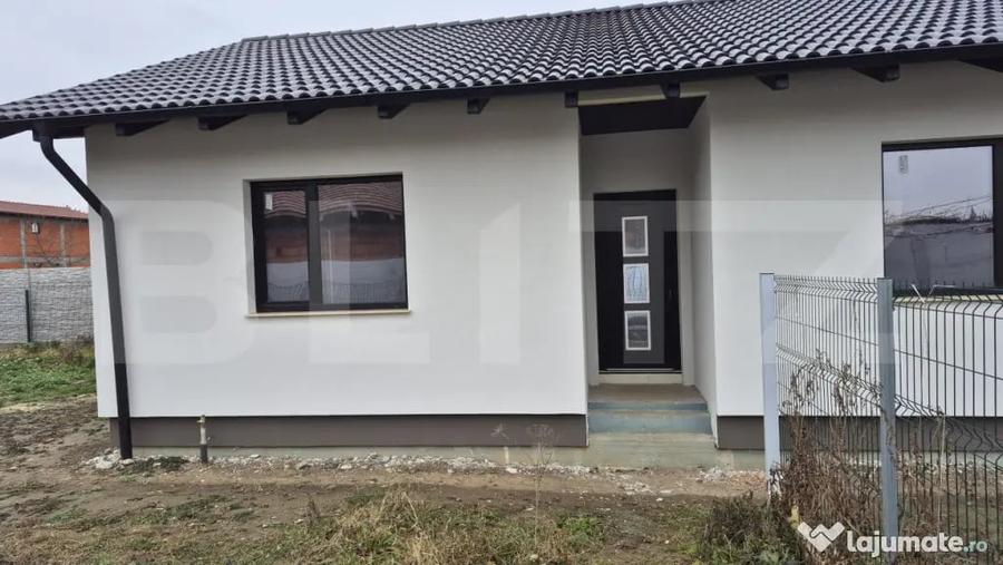 Casă cu 4 camere cu Teren 400 Mp în Vetiș