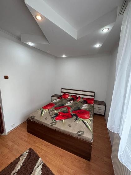 Apartament cu 3 camere decomandat în Exterior Vest