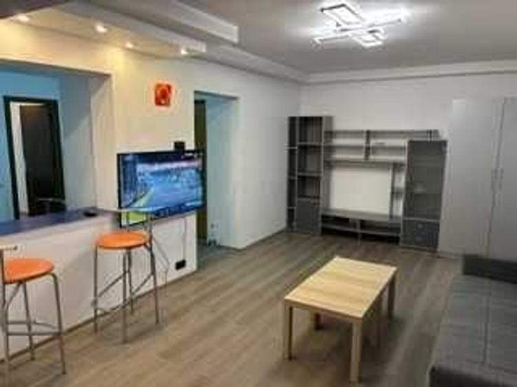 Apartament cu 3 camere semidecomandat în Ștefan cel Mare