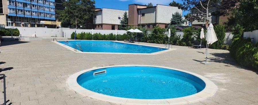 Apartament cu 3 camere decomandat în Olimp