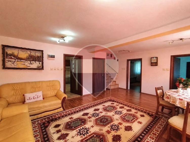 Casă cu 5 camere cu Teren 550 Mp în Tărtășești