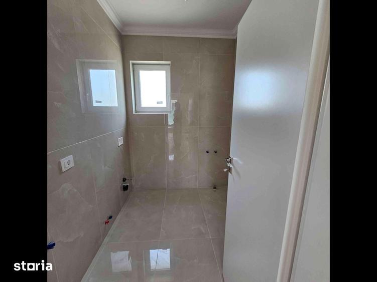 Casă cu 4 camere cu Teren 400 Mp în Central