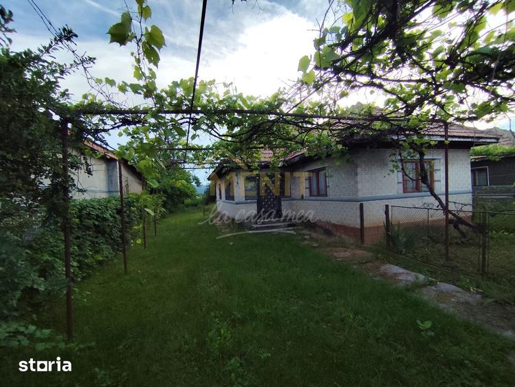 Casă cu 4 camere cu Canalizare în Măgureni