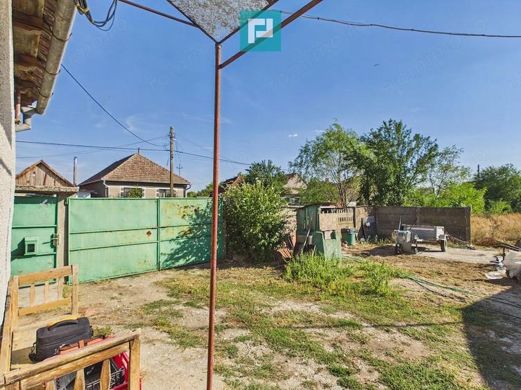 Casa si teren de vanzare in Bicaci - 2350mp - 13