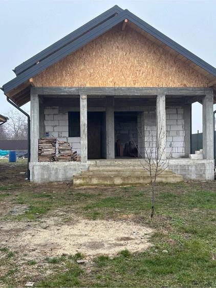 Casă cu 4 camere cu Teren 555 Mp în Petrăchioaia