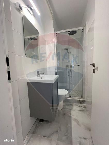Apartament cu 4 camere în Polivalentă