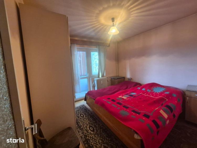 Apartament cu 3 camere decomandat în Podgoria