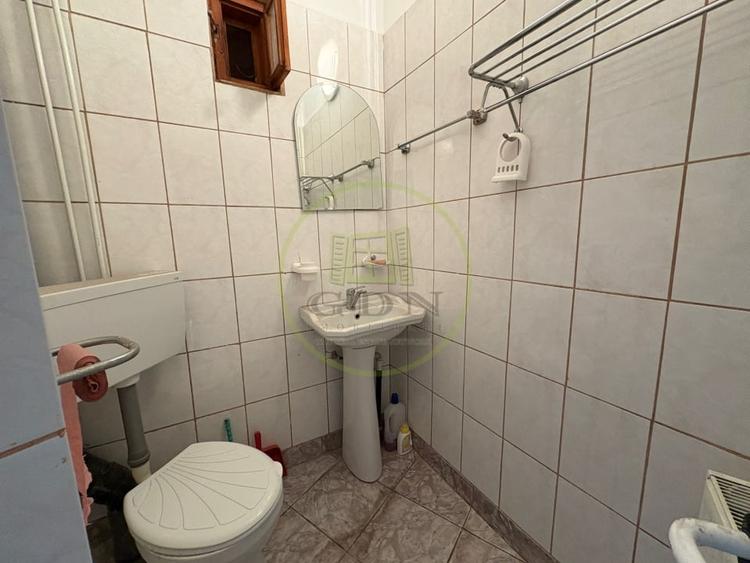 Casă individuală cu 5 camere cu Canalizare în Valea Rosie