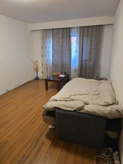 Apartament cu 2 camere decomandat în Zorilor