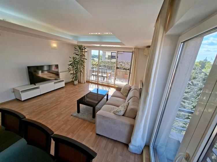 Apartament cu 3 camere decomandat, mobilat în Herăstrău