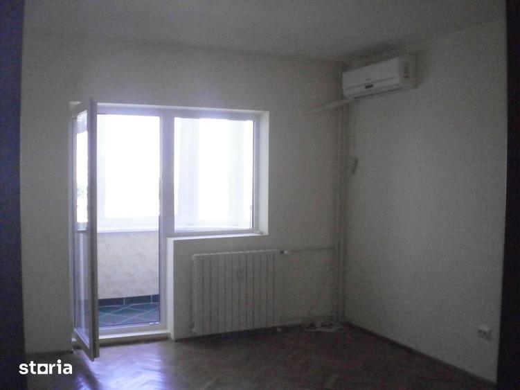Apartament cu 3 camere decomandat în Decebal