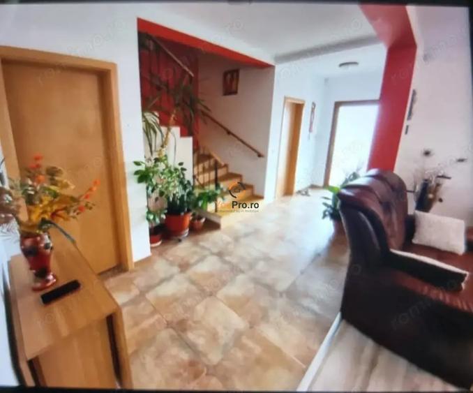 Casă cu 5 camere cu Teren 333 Mp în Central