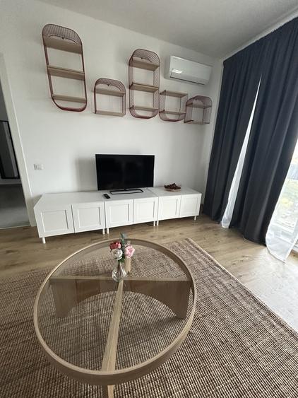 Apartament cu 2 camere decomandat în Parcul Carol