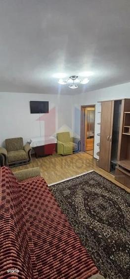 Apartament cu 2 camere, mobilat în Republicii