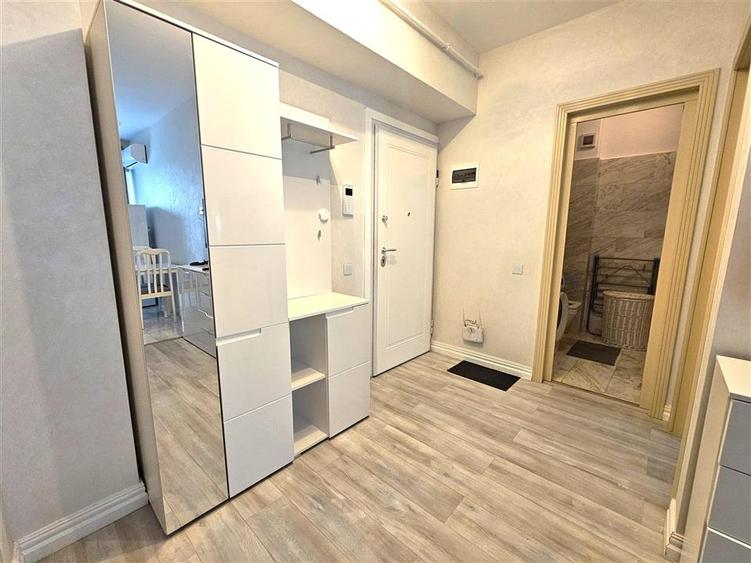 Apartament cu 2 camere semidecomandat, mobilat în Copou