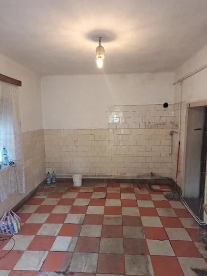 Casă cu 3 camere cu Teren 110 Mp în Central