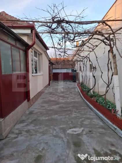 Casă cu 3 camere cu Teren 500 Mp în Central