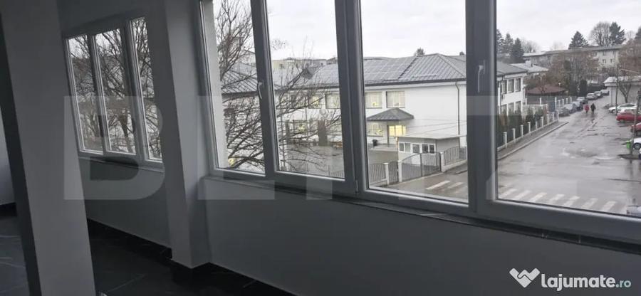 Spațiu comercial, de 100 mp, în Central