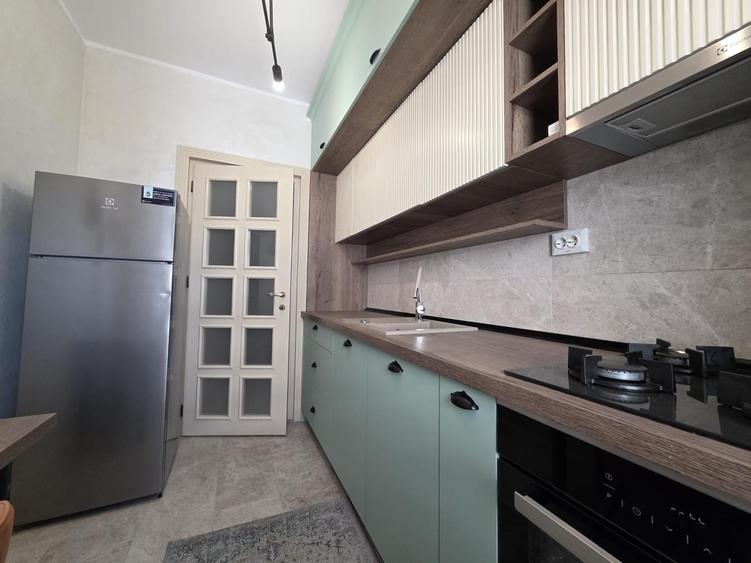 Apartament cu 3 camere decomandat în Copou