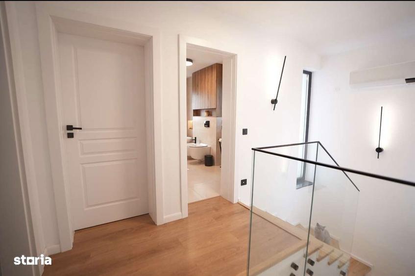 Casă cu 4 camere cu Teren 370 Mp în Rediu