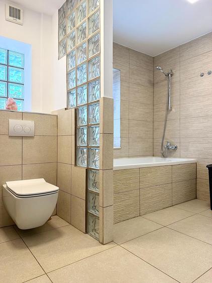 Apartament cu 3 camere decomandat în P-ța Unirii