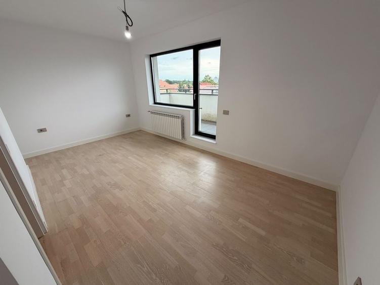Apartament cu 4 camere decomandat în Iancu Nicolae