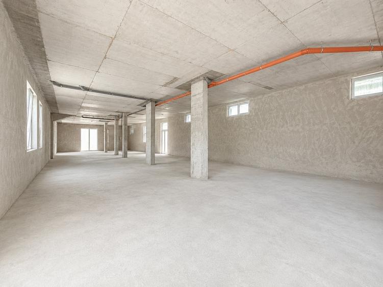 Spațiu comercial, de 177 mp, în Florești