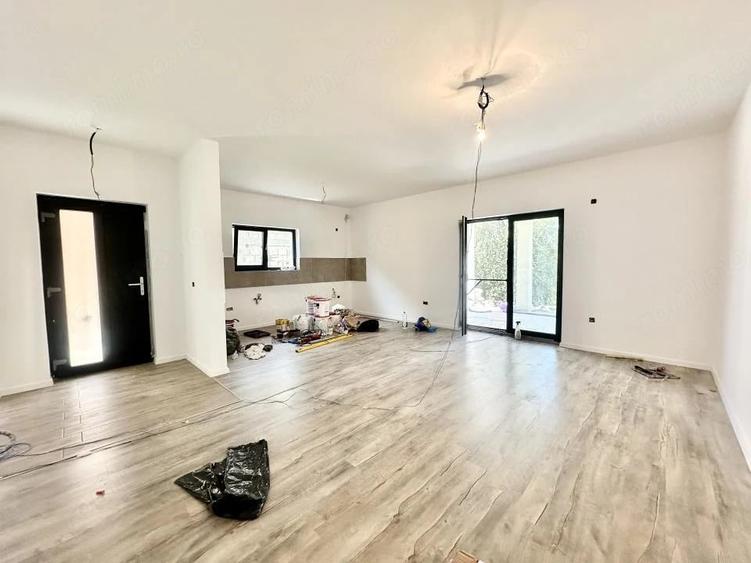 Casă cu 3 camere cu Teren 332 Mp în Albina