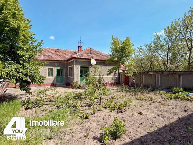 Casă cu 3 camere cu Teren 2114 Mp în Central