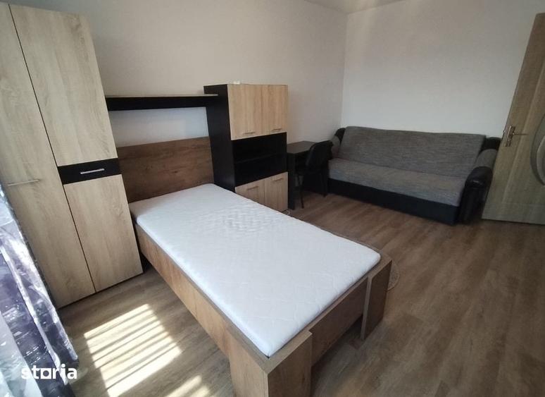 Garsonieră decomandată în Arcu
