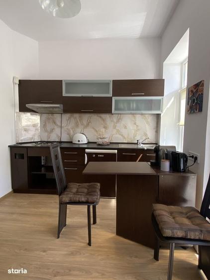 Casă cu 4 camere în Exterior Vest