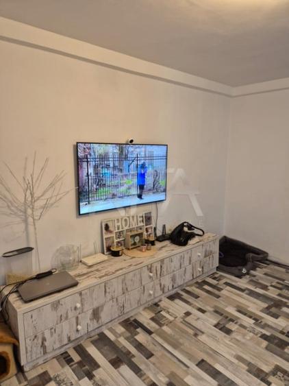 Apartament cu 3 camere semidecomandat în Colentina