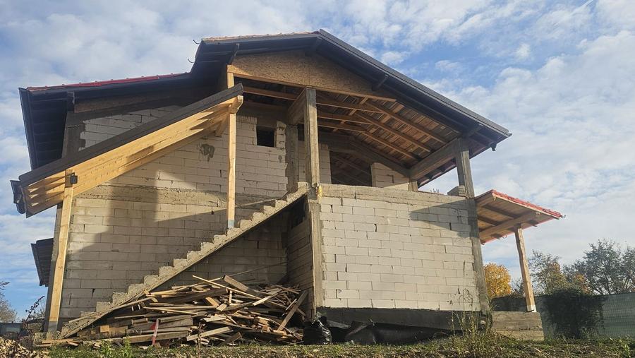 Casă cu 3 camere în Nisipoasa